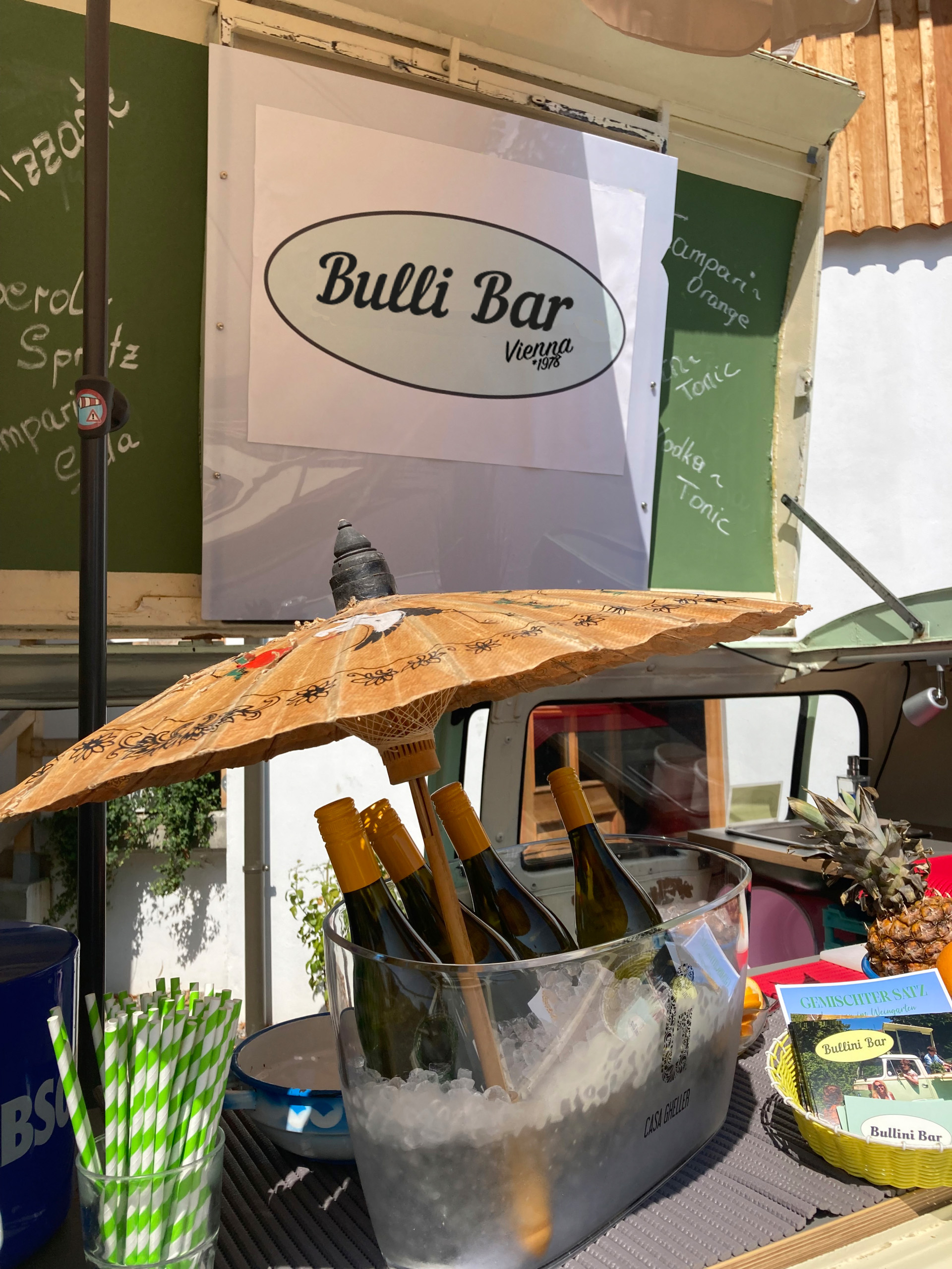 VW-T2b-Bulli-Bar-mieten-Oesterreich-scaled